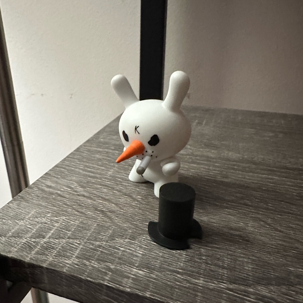 Kid robot Frank kozik snowman 2010 edition. - Picture 9 of 9